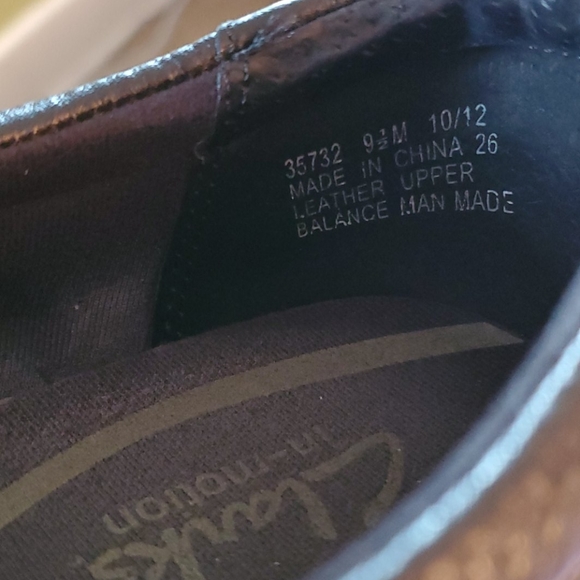 Black Clarks shoes - Picture 5 of 6